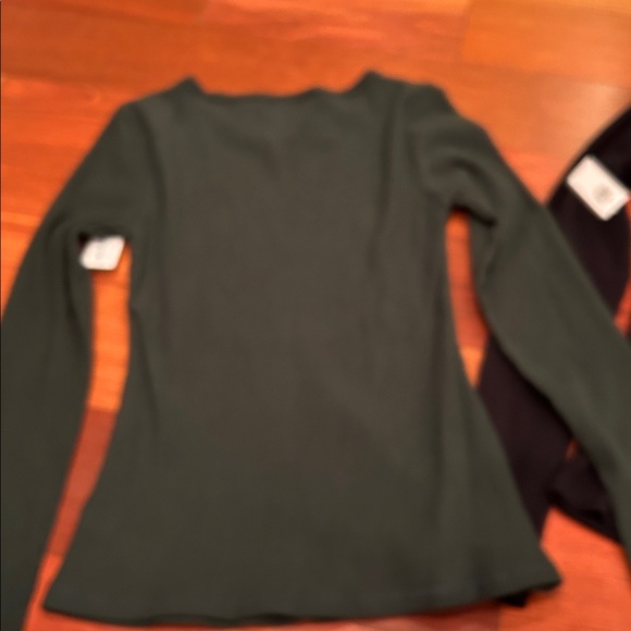 3 size small old navy long sleeve plush tee 2 are new with tags - Picture 11 of 11